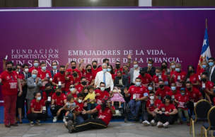 Gobierno otorgó distinción 