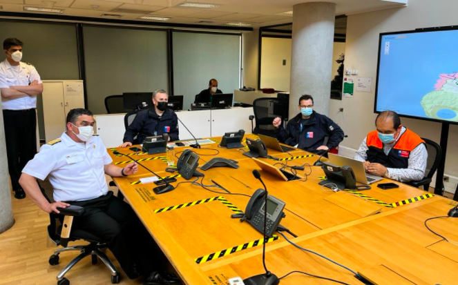 Autoridades realizan balance por amenaza de tsunami menor en más de 10 regiones: “Lo importante es que la gente salga del sector donde está la arena y el agua”