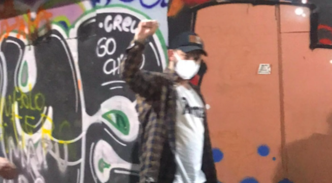 “Con extra mayo”: Presidente electo, Gabriel Boric, fue captado en popular picada santiaguina