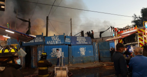 Incendio afectó a barraca en Cerro Navia