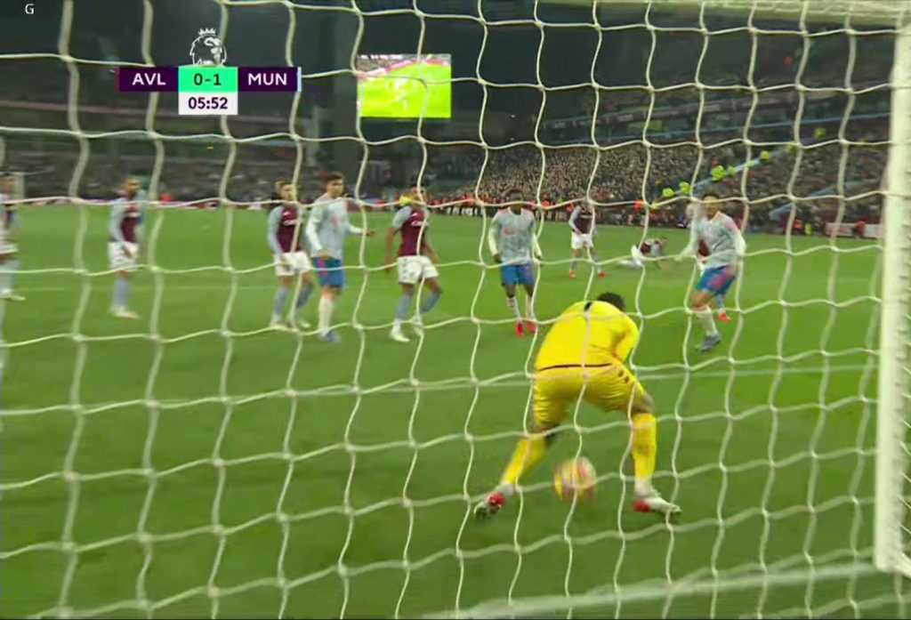 [Video] ¿Qué le pasó al Dibu? El grosero error de Emiliano Martínez en la Premier League
