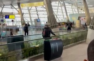 [Video] Barristas de Colo Colo y Universidad de Chile protagonizan violenta pelea en el Aeropuerto