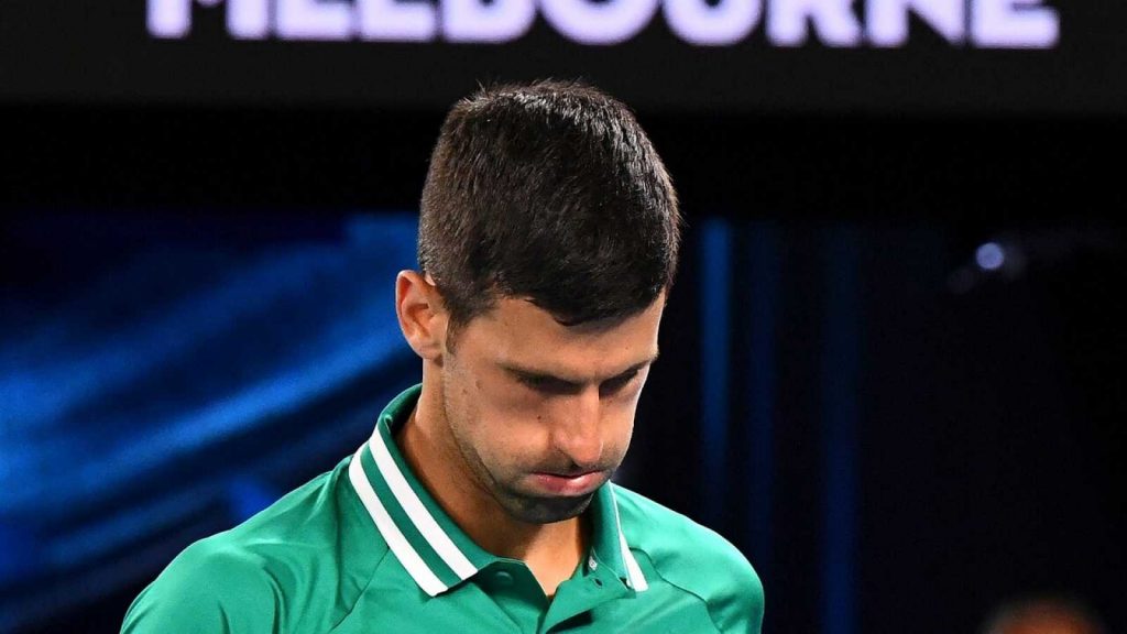 No estará en el Abierto de Australia: Djokovic pierde batalla judicial y es deportado del país