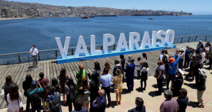 Puerto Valparaíso inaugura letras gigantes para potenciar el turismo