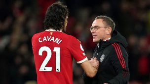 Técnico de Manchester United advierte a Cavani: 