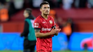 Sonríe Lasarte: Aránguiz vuelve a jugar en goleada del Bayer Leverkusen