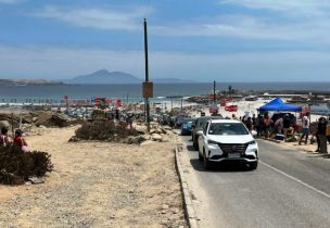 En tranquilidad pero con algunos atochamientos: Así se evacúan las playas de Chile ante posible tsunami