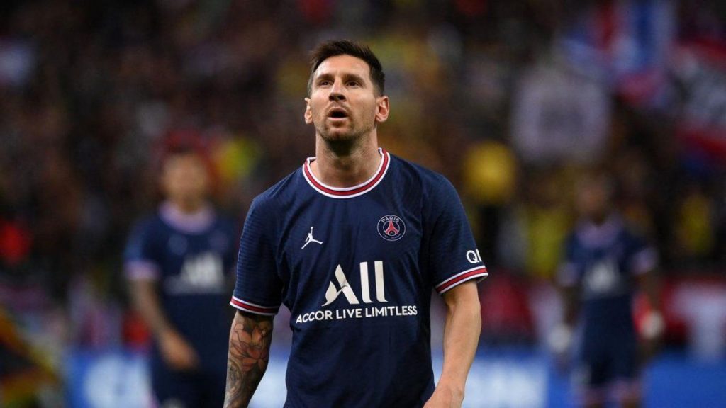 A Messi lo cuidan tras su Covid positivo y lo dejan fuera del duelo con Lyon