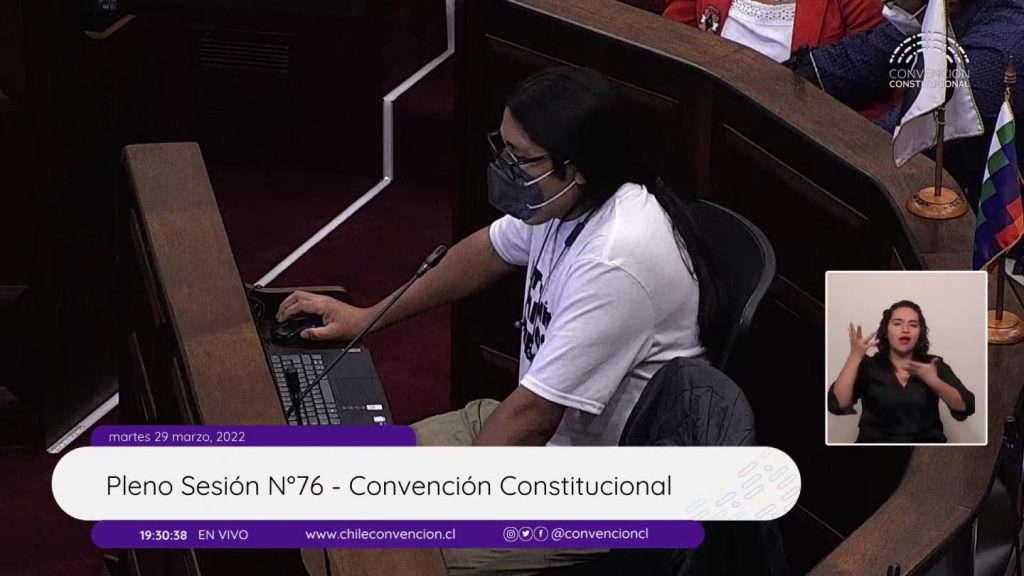 Constituyente propone una versión nueva del himno nacional: “Pluri Chile es tu cielo azulado”