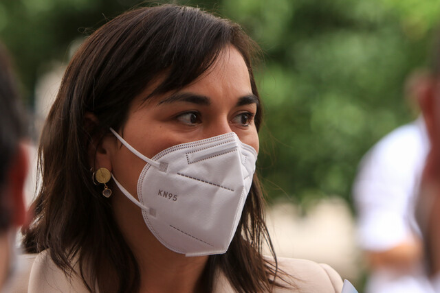 Ministra Siches respalda a Carabineros: “No vamos a tolerar ataques violentos”