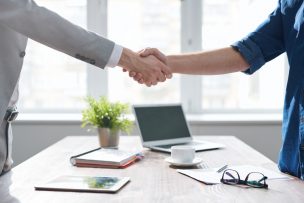 Grant Thornton y Eticolabora suscriben alianza estratégica para apoyar a sus clientes en la incorporación de criterios ESG en la gestión de sus negocios
