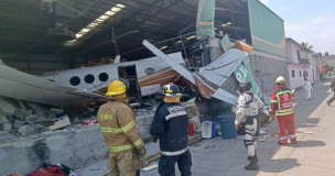 México: Avioneta se estrella contra un supermercado de Temixco, Morelos