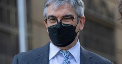 “Las corbatas de Mario Marcel”: cuenta destaca look del ministro de Hacienda y tendría su “regalona”