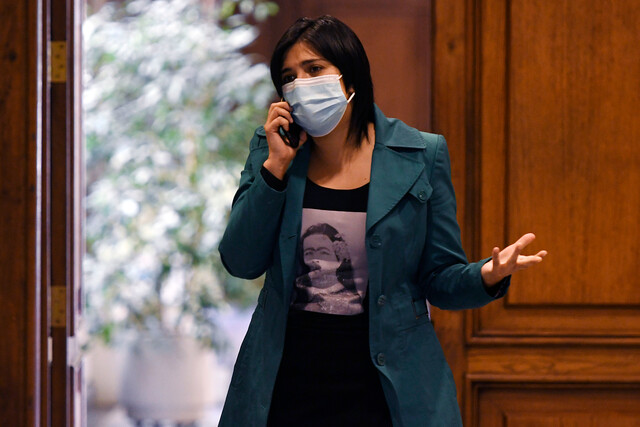 Karol Cariola tras rechazo de los retiros: “El gobierno debiese evaluar la posibilidad de generar algunas transferencias directas”