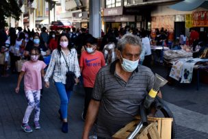 Gobierno evalúa uso de mascarilla en lugares abiertos: Primer balance Covid se televisará este martes