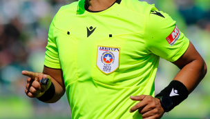 Pese a la salida de Castrilli: árbitros del fútbol chileno deciden continuar con la paralización