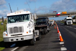 Camioneros bloquean ruta en la Región del Biobío