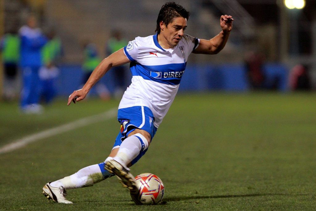 Universidad Católica designa a Rodrigo Valenzuela como entrenador interino