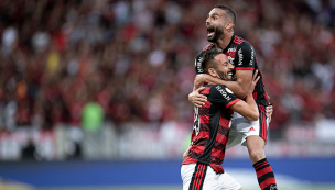 Mauricio Isla marcó en la victoria del Flamengo sobre el Sao Paulo