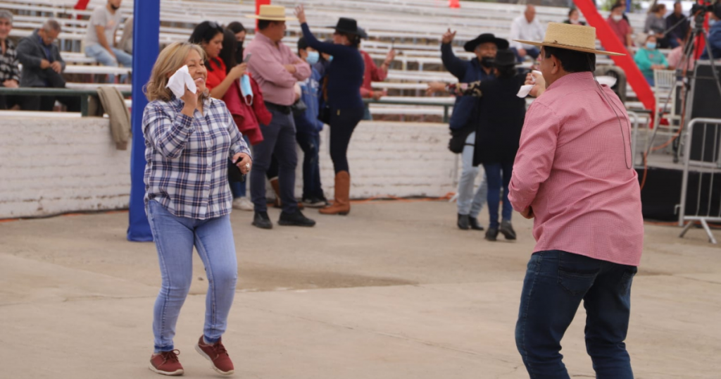 “Cuecas Mil”: El evento con más de 36 horas continuas de música chilena que se desarrolla en San Bernardo