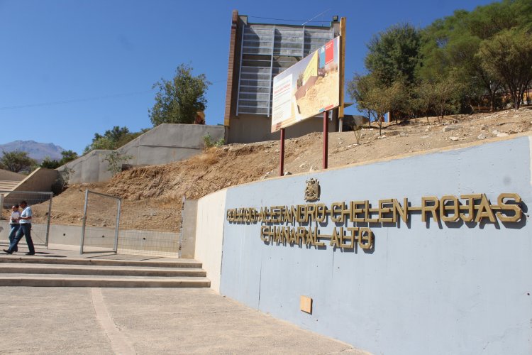 Nueva amenaza de “masacre escolar” obliga a suspender clases en escuela de Monte Patria