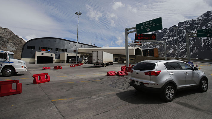 Sistema frontal provoca cierre de paso fronterizo Los Libertadores y estragos en varios sectores de La Araucanía