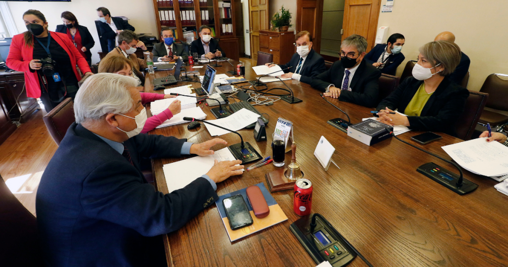 Parlamentarios de oposición acusan que proyecto de retiro del Gobierno es “improvisado”