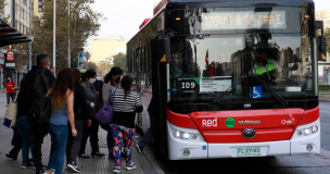 Recomiendan alza de 30 pesos en el pasaje del Transantiago