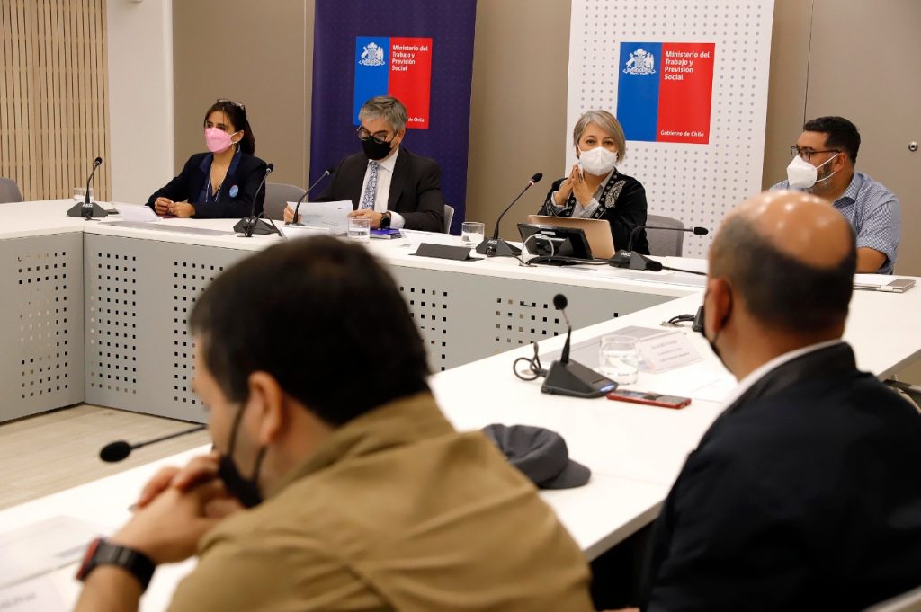 Gobierno concreta tercera reunión con la CUT: “Nos motiva hacer el mejor esfuerzo para llegar a un buen acuerdo”