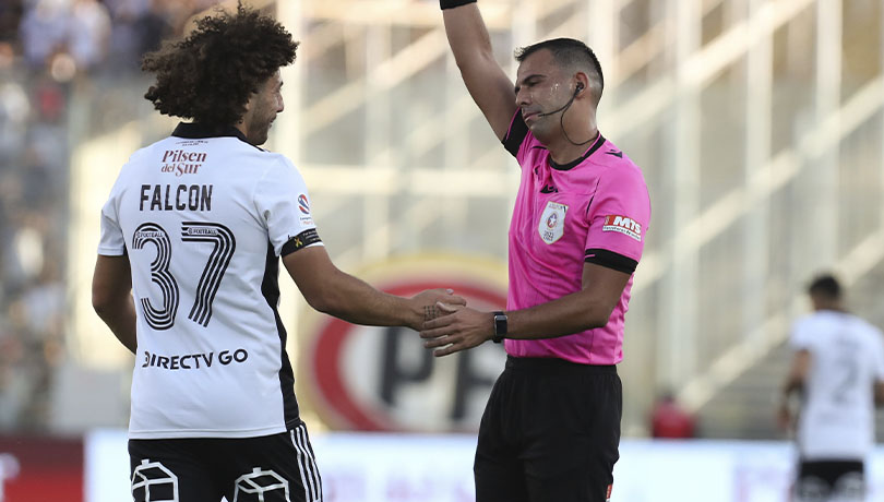 “Contra todo y todos”: Maxi Falcón se suma a los reclamos por el arbitraje tras la derrota ante Unión