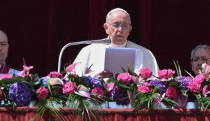 Papa Francisco pide paz en Ucrania en su tradicional mensaje de Pascua