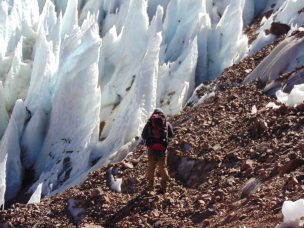 Científicos buscan comprender procesos biológicos de microorganismos que habitan en glaciar El Tapado