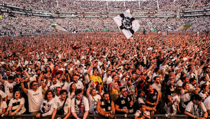 ¡50 mil hinchas! Aficionados del Frankfurt se reunieron en su estadio a ver la obtención de la Europa League