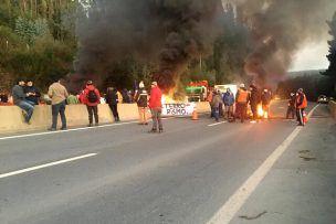 Trabajadores forestales bloquean rutas de la Región del Biobío