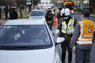 Región Metropolitana: Más de 20 mil multas por restricción vehicular se han cursado en el primer mes de la medida