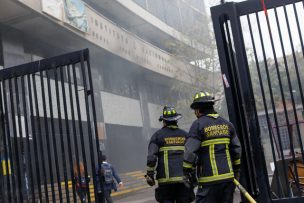 Reportan incendio al interior del Instituto Nacional