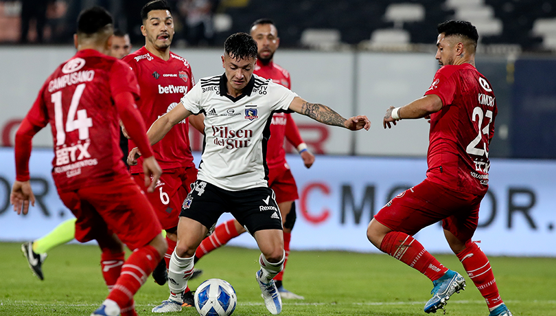 No se sacan ventaja: Colo-Colo y Ñublense igualan sin goles
