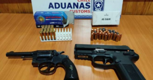 Aduana Talcahuano: Descubren contrabando de armas y municiones en contenedor que arribó al Puerto de Coronel