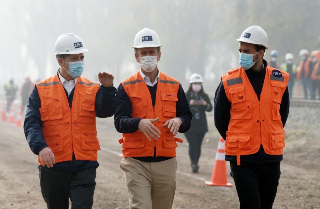 Ministro de Transportes visitó avances de obras en futura Estación Tres Poniente