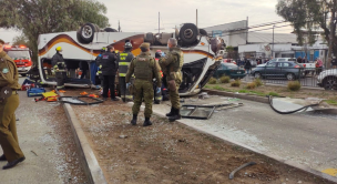 Grave accidente de tránsito se registró en Cerrillos: Bus del transporte público chocó con camión y terminó volcado