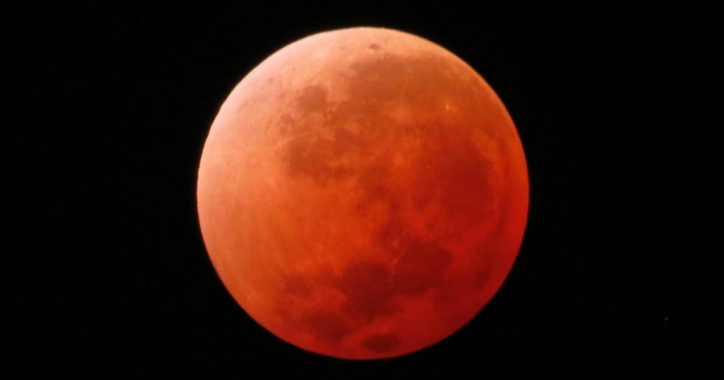 Eclipse total de Luna será transmitido en vivo desde el Observatorio Astronómico Nacional durante este domingo