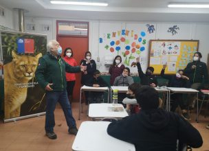 Niños/as de Rahuil participan en entretenida charla sobre fauna silvestre