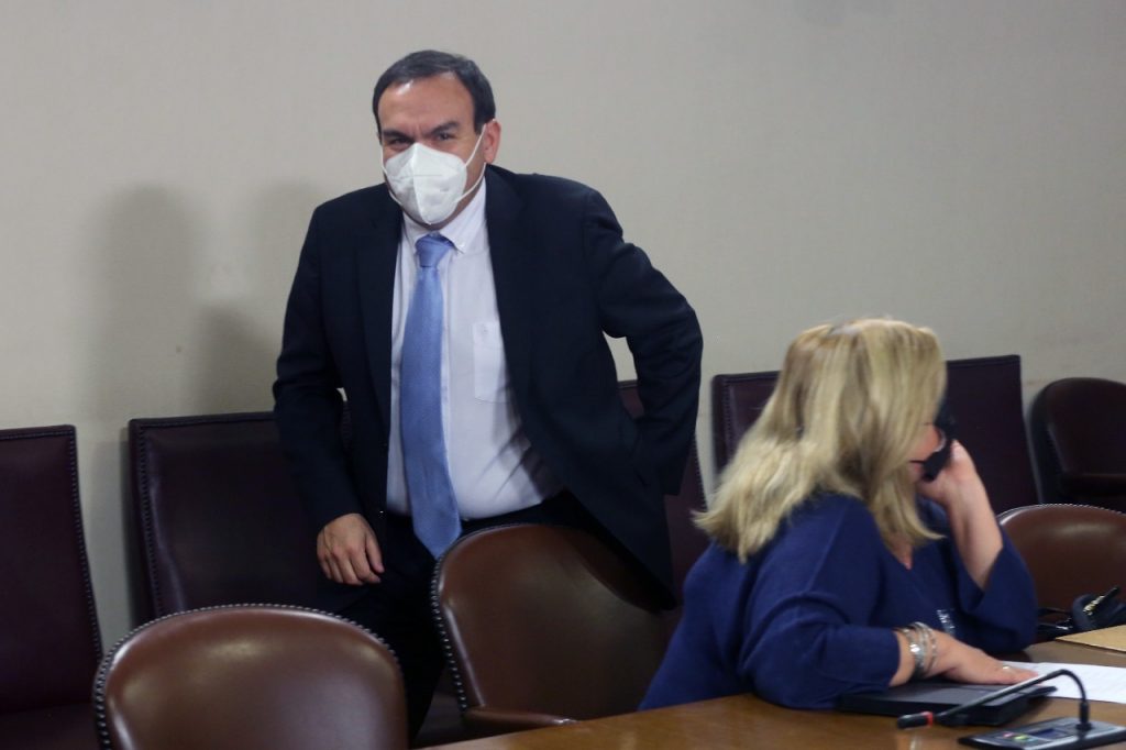 Diputado Felipe Donoso cuestiona suspensión de evaluación docente: “Es de vital importancia evaluar permanentemente a los profesores”