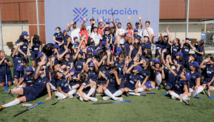 Fundación Luksic inaugura programa de escuelas de hockey en tres comunas de la Región Metropolitana