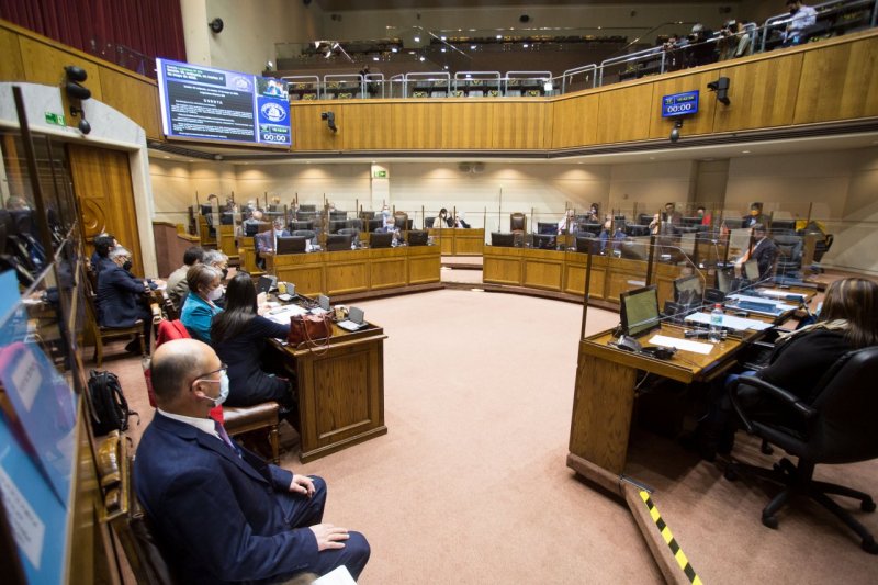 Sala del Senado aprueba reajuste al salario mínimo: Proyecto cumplirá su tercer trámite en la Cámara de Diputados