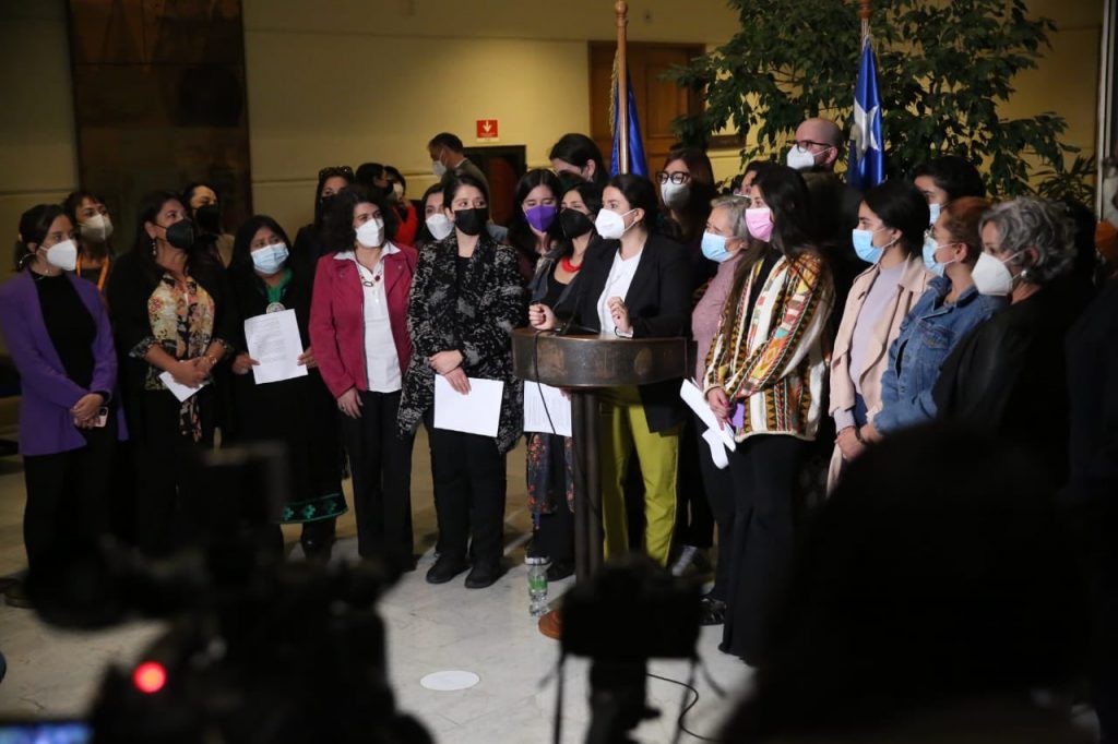 Ministra Antonia Orellana anuncia proyecto para el pago efectivo de las pensiones de alimentos