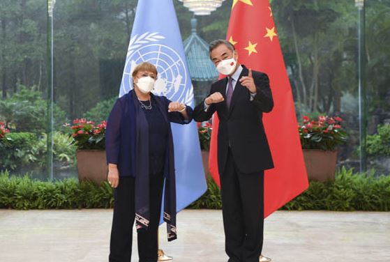Organizaciones afirman que viaje de Bachelet fue “usado” por China para blanquear abusos a las minorías