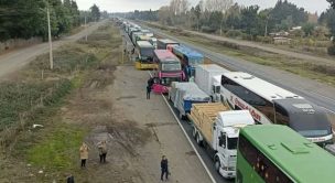 Ambulancia con paciente crítico no pudo pasar debido a paro camionero en Ruta 5 Sur