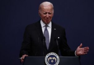 Biden firma nuevo paquete de ayuda a Ucrania con el agradecimiento de Zelenski