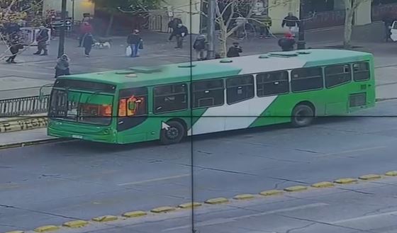 Nuevamente queman una micro en la Alameda